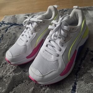 NWT PUMA X Ray Sneaker SIZE 6.5